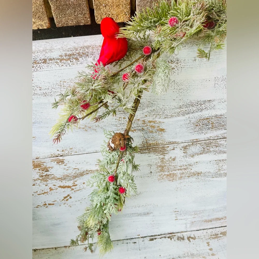 Icy Pine & Sugar Berry Cardinal Garland